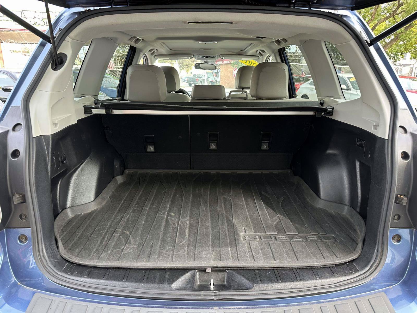 Used 2017 Subaru Forester 2.5i Limited AWD/4WD image 12