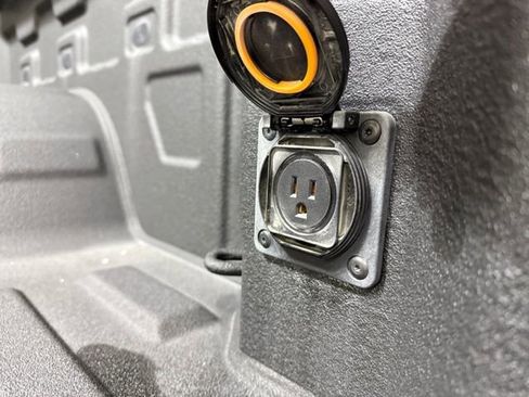 Used 2024 GMC Sierra 1500 Denali w/ Denali Reserve Package image 8