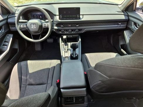Used 2025 Honda Accord SE image 25