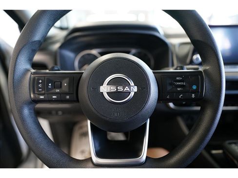 Used 2024 Nissan Rogue SV FWD image 18