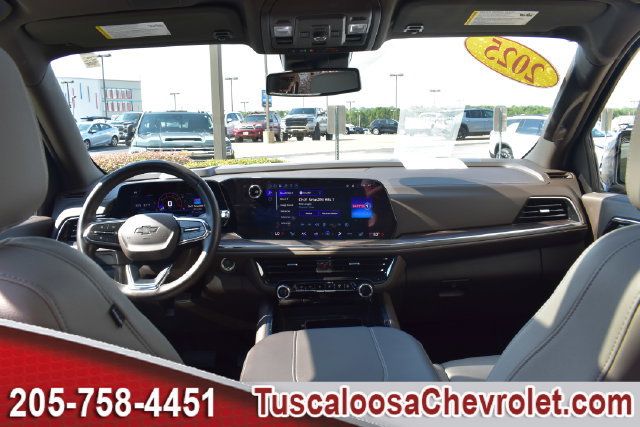 Used 2025 Chevrolet Suburban Z71 w/ Comfort Package AWD/4WD image 3
