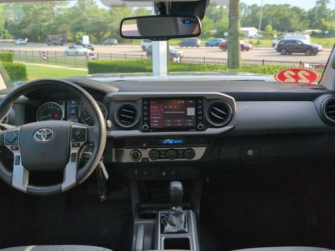 Used 2022 Toyota Tacoma SR5 w/ Technology Package AWD/4WD image 27