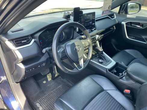 Used 2020 Toyota RAV4 XSE w/ XSE Grade Weather Package AWD/4WD image 39