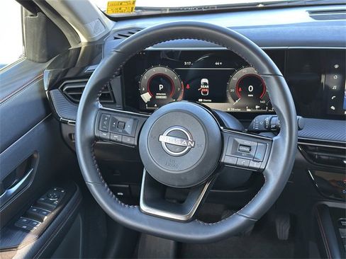 Certified 2025 Nissan Kicks SR image 24