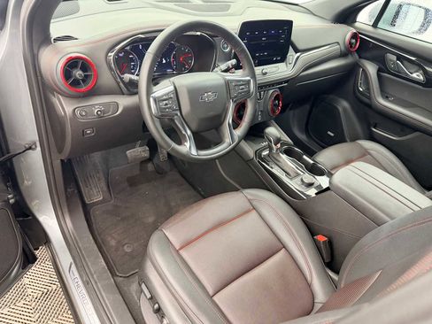 Used 2025 Chevrolet Blazer RS image 2