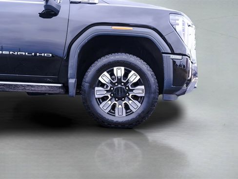 Used 2025 GMC Sierra 2500 Denali w/ Denali Reserve Package image 7