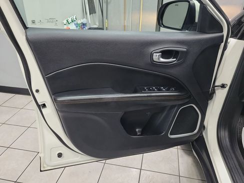 Used 2020 Jeep Compass Limited image 42