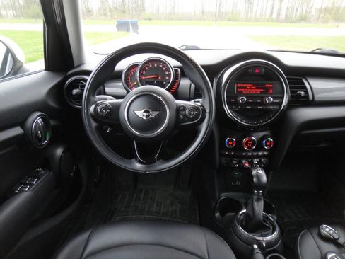 Used 2015 MINI Cooper 4-Door Hardtop FWD image 10
