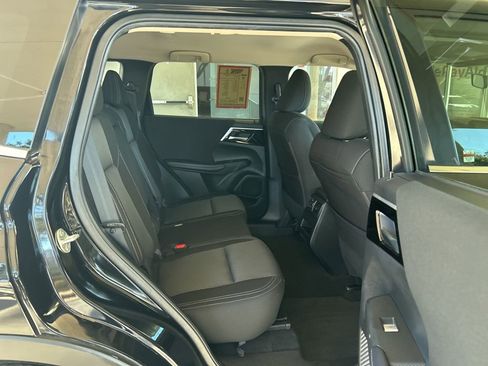 Used 2023 Mitsubishi Outlander ES image 24