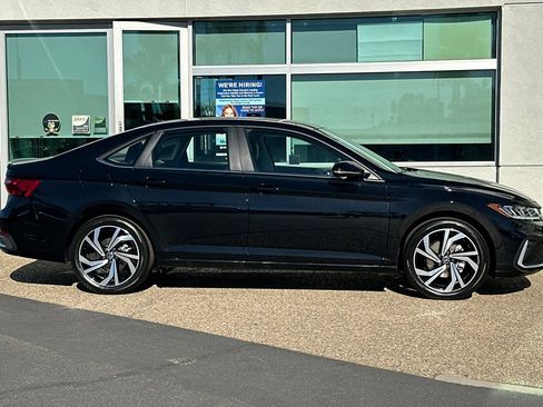 New 2026 Volkswagen Jetta SEL image 3