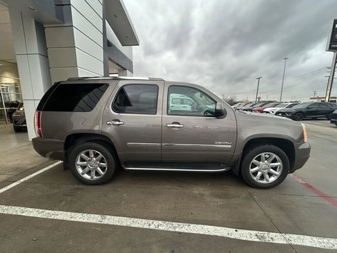 Used 2013 GMC Yukon Denali image 4