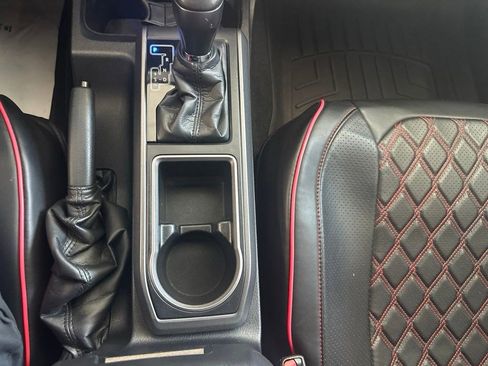 Certified 2021 Toyota Tacoma TRD Off-Road AWD/4WD image 15