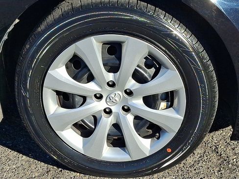 Certified 2023 Toyota Corolla LE image 9