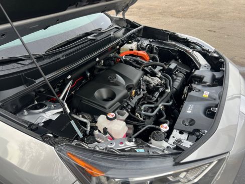 Used 2021 Toyota RAV4 XLE Premium image 34