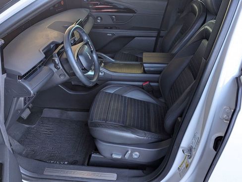 Used 2024 Lincoln Nautilus Reserve w/ Equipment Group 202A image 5