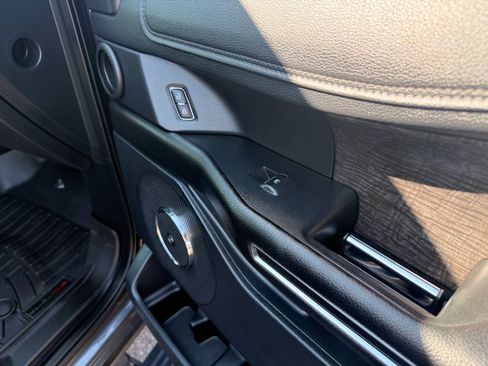 Used 2019 Ford Expedition Max Limited RWD image 40