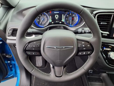 New 2026 Chrysler Pacifica Select image 16