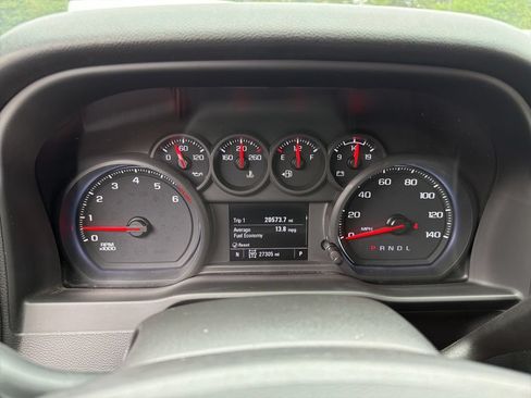 Used 2022 Chevrolet Silverado 2500 Custom w/ Custom Convenience Package AWD/4WD image 9