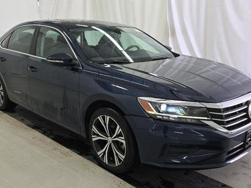 Used 2022 Volkswagen Passat 2.0T SE image 3