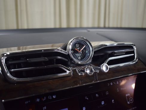 New 2025 Bentley Bentayga AWD/4WD image 33