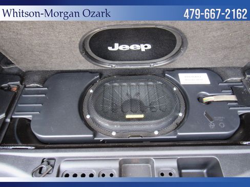 Used 2016 Jeep Wrangler Unlimited Rubicon AWD/4WD image 28