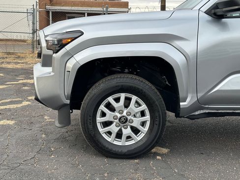 Used 2025 Toyota Tacoma SR image 10