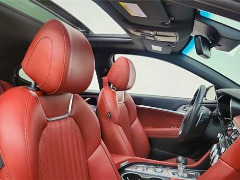 Used 2023 Genesis G70 2.0T w/ Sport Prestige Package image 21