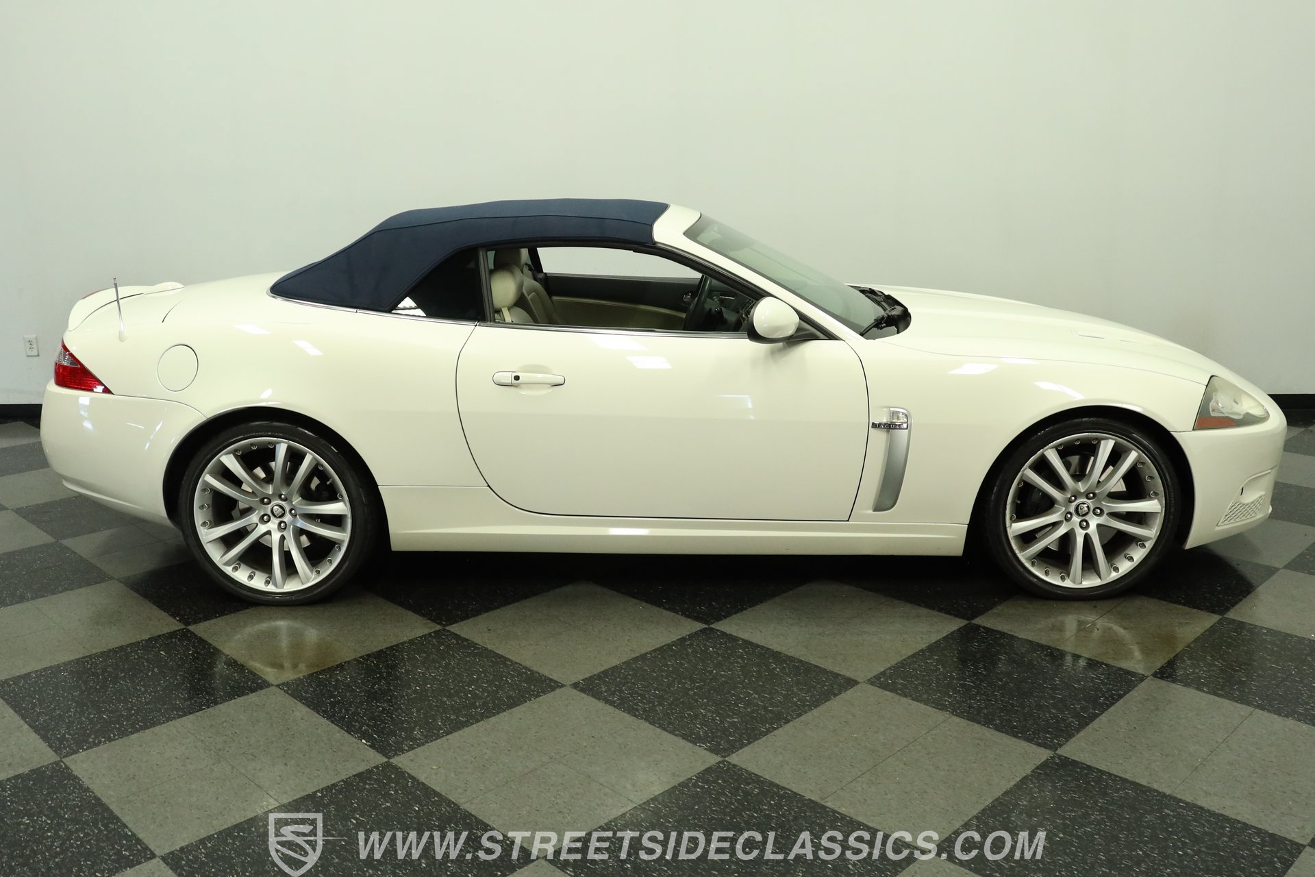 Used 2007 Jaguar XKR R RWD image 13