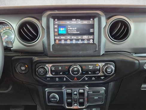 Used 2021 Jeep Wrangler Unlimited Sport AWD/4WD image 14