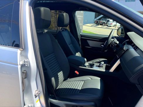 Used 2025 Land Rover Discovery Sport Dynamic SE image 8