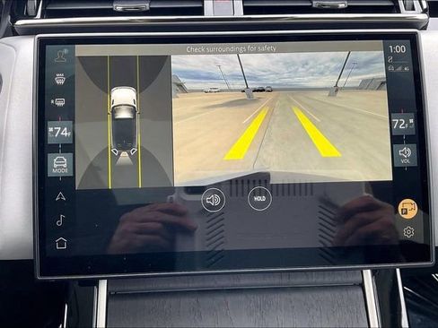 Used 2025 Land Rover Range Rover Velar Dynamic SE image 21