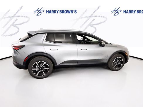 New 2026 Chevrolet Equinox EV LT image 32