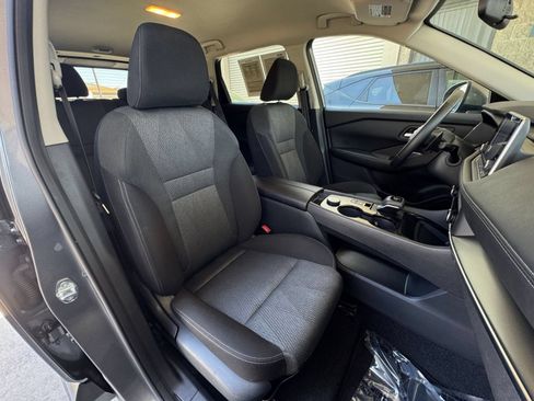 Used 2025 Nissan Rogue SV AWD/4WD image 38