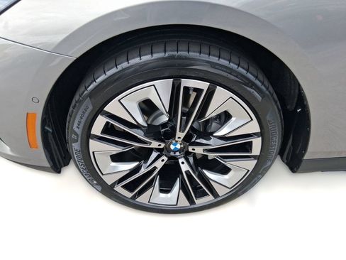 Used 2026 BMW 530i w/ Premium Package RWD image 9