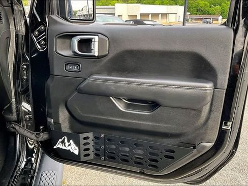 Used 2023 Jeep Gladiator Overland AWD/4WD image 25