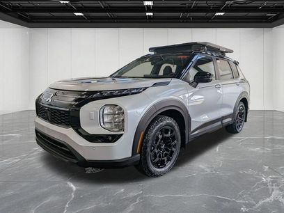 Used 2025 Mitsubishi Outlander SE