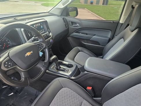 Used 2016 Chevrolet Colorado Z71 AWD/4WD image 12