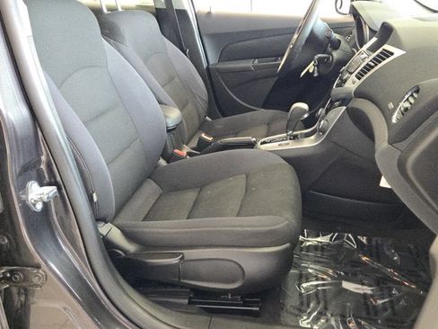 Used 2015 Chevrolet Cruze LT FWD image 4