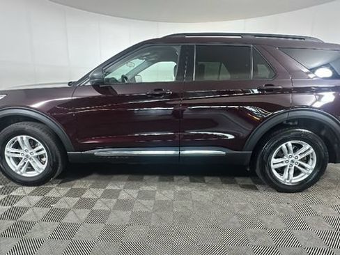 Used 2022 Ford Explorer XLT AWD/4WD image 5