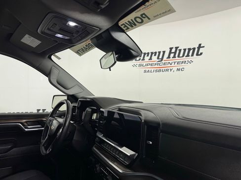 Used 2022 Chevrolet Silverado 1500 LT w/ Safety Package AWD/4WD image 28
