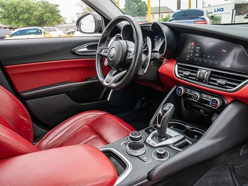 Used 2021 Alfa Romeo Giulia Sprint w/ Nero Edizione RWD image 20