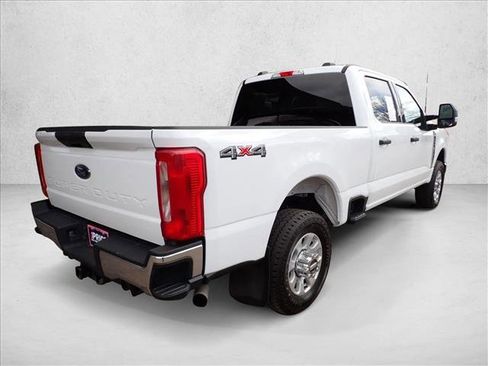 Certified 2023 Ford F250 XLT image 4