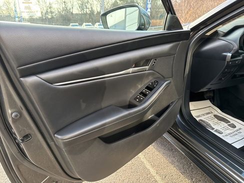 Used 2022 MAZDA MAZDA3 s image 19