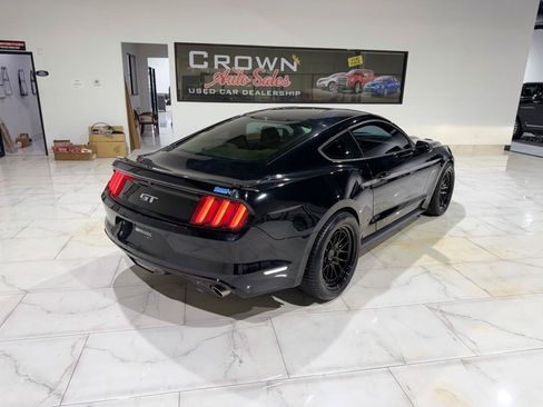 Used 2017 Ford Mustang GT RWD image 8