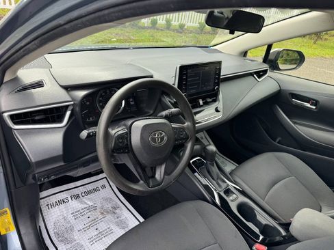Used 2020 Toyota Corolla LE FWD image 17