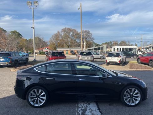 Used 2018 Tesla Model 3 Long Range image 2
