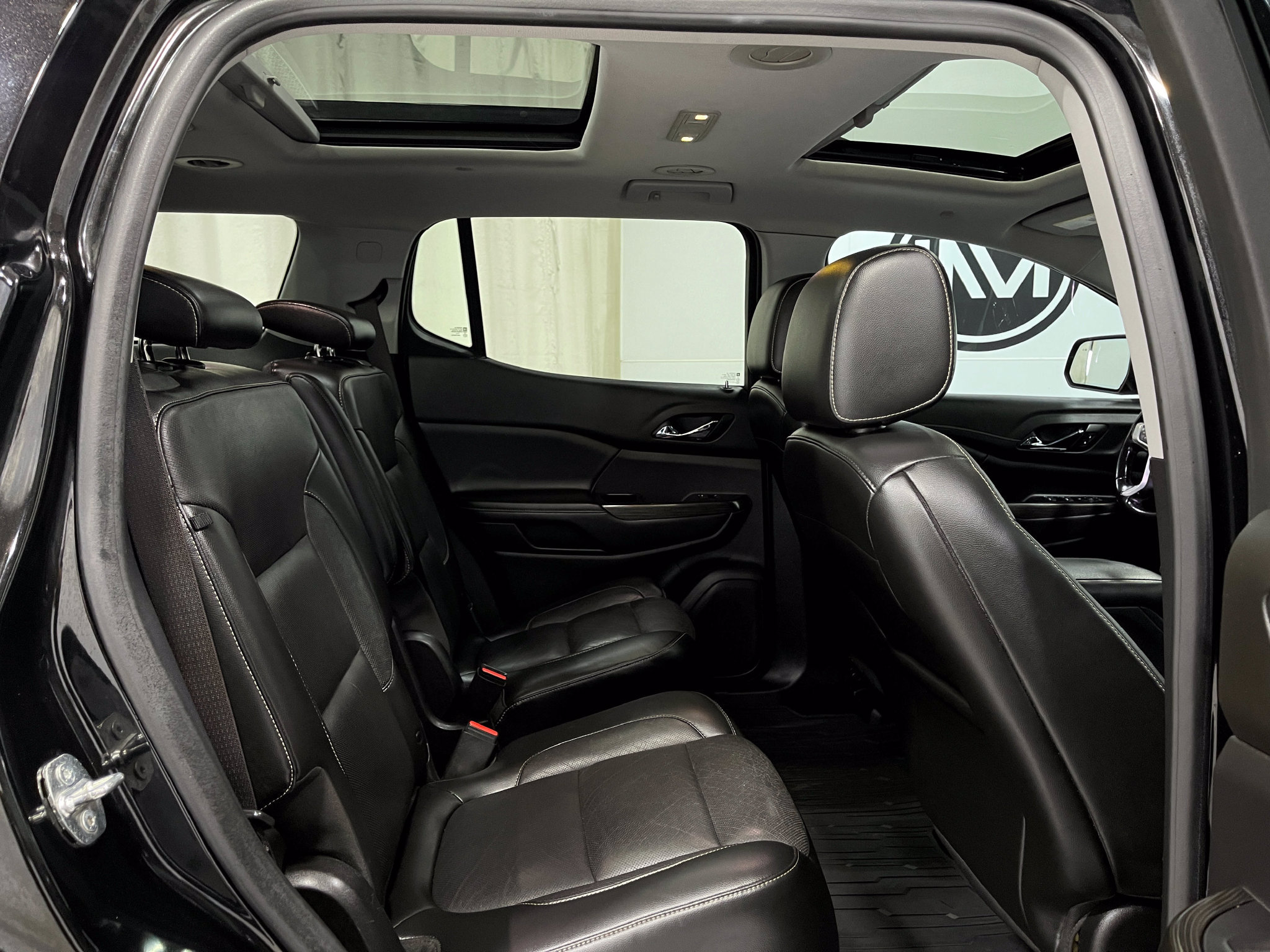 Used 2019 GMC Acadia SLT w/ Black Edition FWD image 33