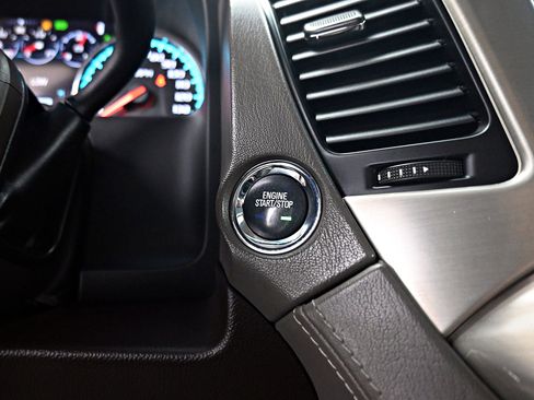 Used 2018 GMC Yukon XL Denali w/ Denali Ultimate Package image 10