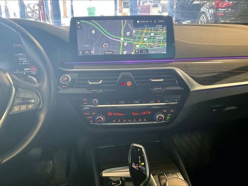 Used 2023 BMW 530i w/ Convenience Package RWD image 6