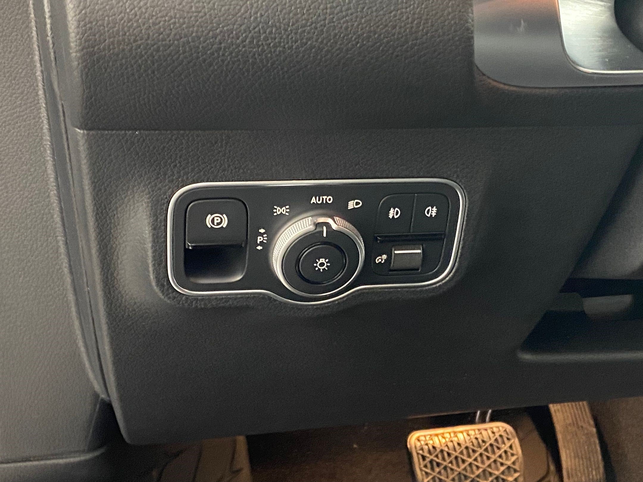 Used 2026 Mercedes-Benz GLB 250 4MATIC image 19